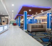 Holiday Inn Express & Stes DeLand South Lobby