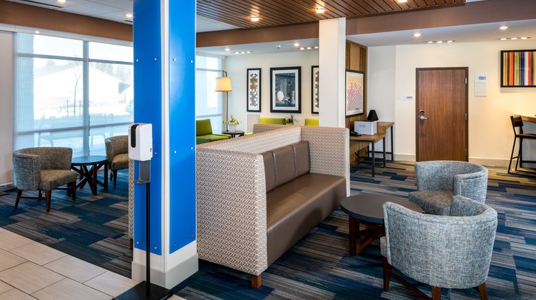 <b>Holiday Inn Express & Suites Bend South Lobby</b>. Images powered by <a href="https://www.leonardoworldwide.com/" title="Leonardo Worldwide" target="_blank">Leonardo</a>.