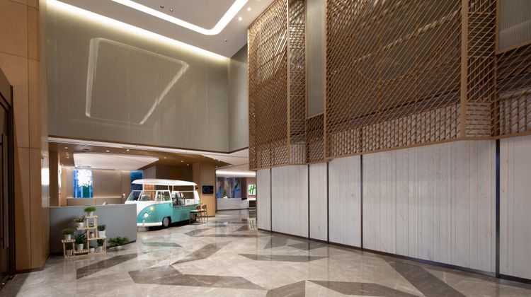 Holiday Inn Wuxi Central Station Lobby