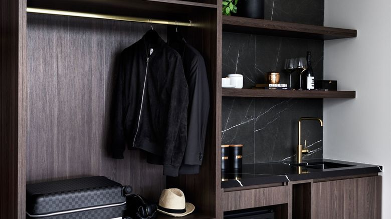 <b>Crowne Plaza Sydney Burwood Suite</b>. Images powered by <a href="https://www.leonardoworldwide.com/" title="Leonardo Worldwide" target="_blank">Leonardo</a>.