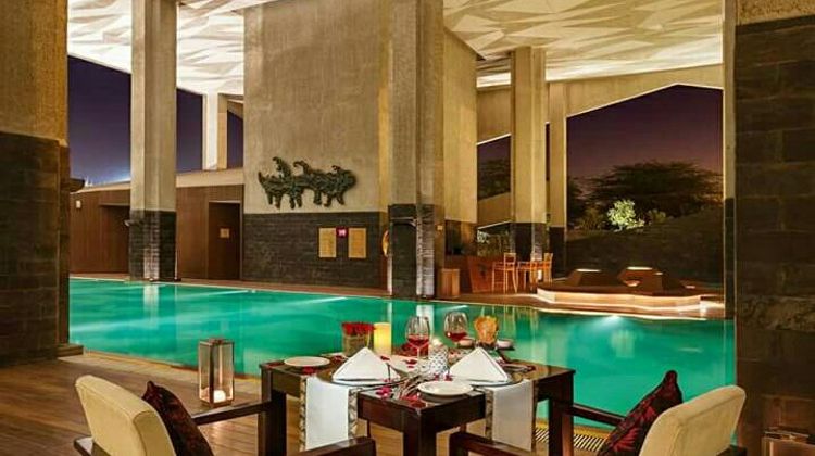 Vivanta New Delhi, Dwarka Pool