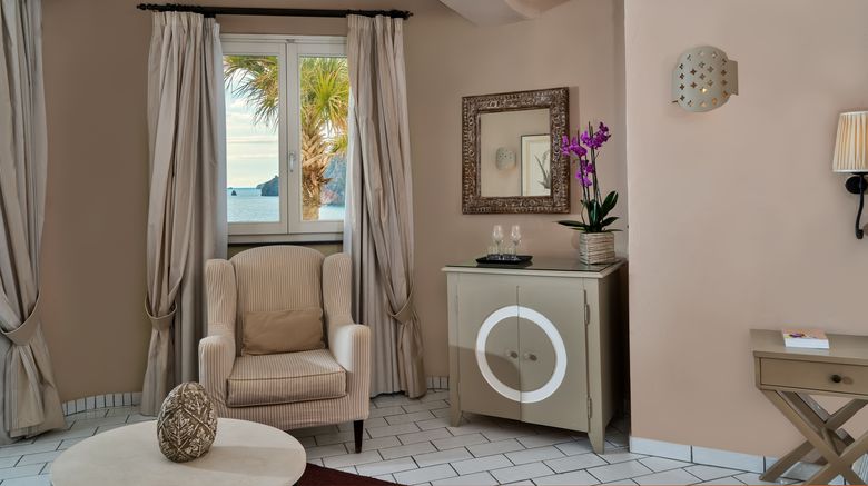 <b>Therasia Resort Suite</b>. Images powered by <a href="https://www.leonardoworldwide.com/" title="Leonardo Worldwide" target="_blank">Leonardo</a>.