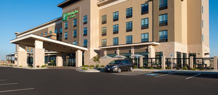 Holiday Inn & Suites Idaho Falls Exterior