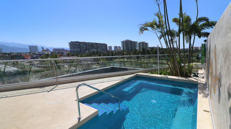 Holiday Inn & Suites Marina & Golf Pool