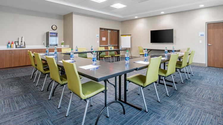 Holiday Inn Express & Suites Wildwood Meeting