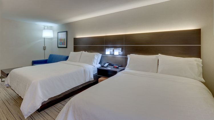 Holiday Inn Express Hotel & Suites-Troy Suite