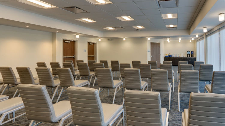 Holiday Inn Express & Suites Civic Ctr Meeting