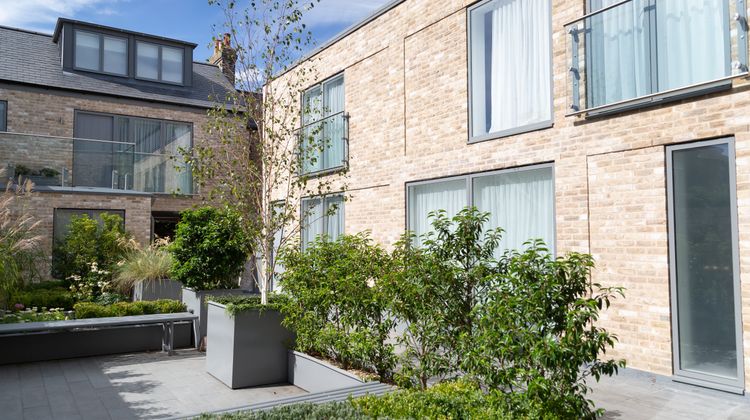 Citystay Midsummer Mews Room