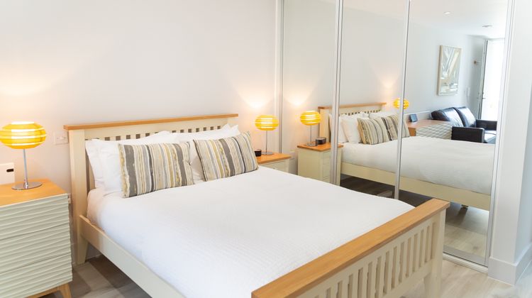 Citystay Midsummer Mews Room