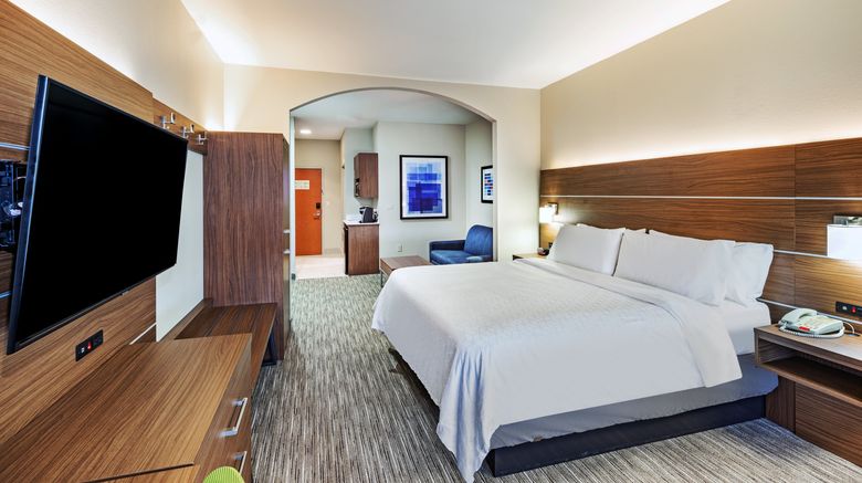 <b>Holiday Inn Express Hotel & Suites Pryor Suite</b>. Images powered by <a href="https://www.leonardoworldwide.com/" title="Leonardo Worldwide" target="_blank">Leonardo</a>.