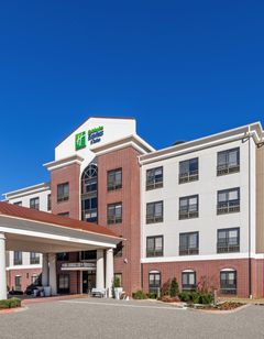 Holiday Inn Express Hotel & Suites Pryor