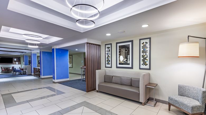 <b>Holiday Inn Express Hotel & Suites Pryor Lobby</b>. Images powered by <a href="https://www.leonardoworldwide.com/" title="Leonardo Worldwide" target="_blank">Leonardo</a>.