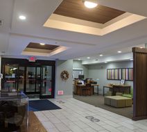 Holiday Inn Express Hotel & Suites Lobby