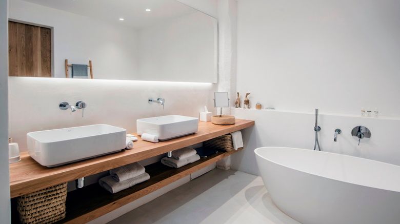 <b>Torre Vella Room</b>. Images powered by <a href="https://www.leonardoworldwide.com/" title="Leonardo Worldwide" target="_blank">Leonardo</a>.