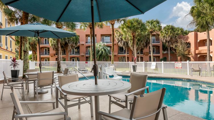 Holiday Inn Express Lady Lake Pool