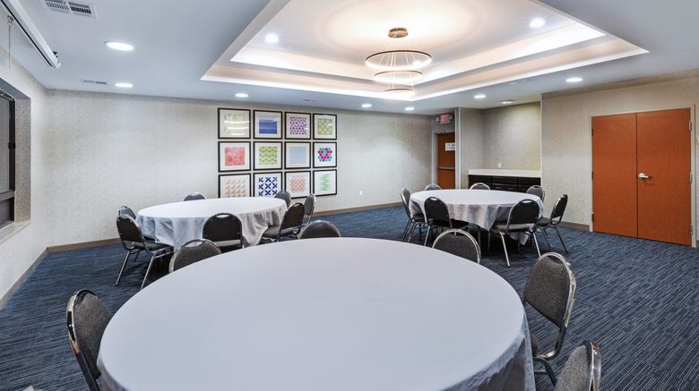 <b>Holiday Inn Express Hotel & Suites Pryor Meeting</b>. Images powered by <a href="https://www.leonardoworldwide.com/" title="Leonardo Worldwide" target="_blank">Leonardo</a>.
