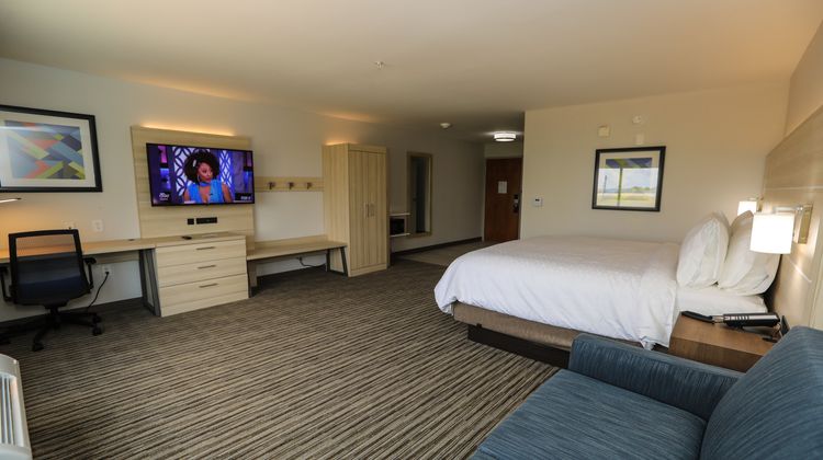 Holiday Inn Express Hillsboro I-35 Room
