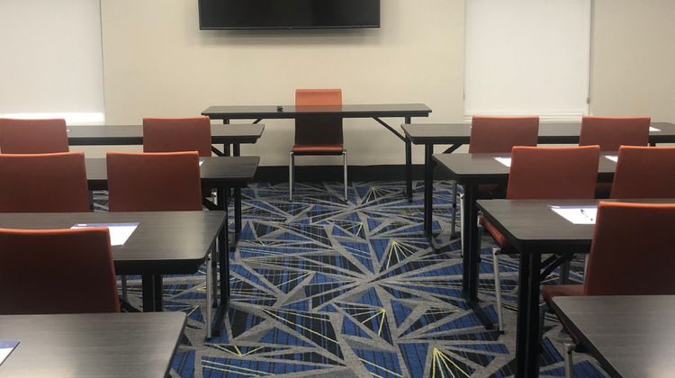 Holiday Inn Express Hillsboro I-35 Meeting