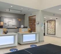 Holiday Inn Express & Suites Binghamton Lobby