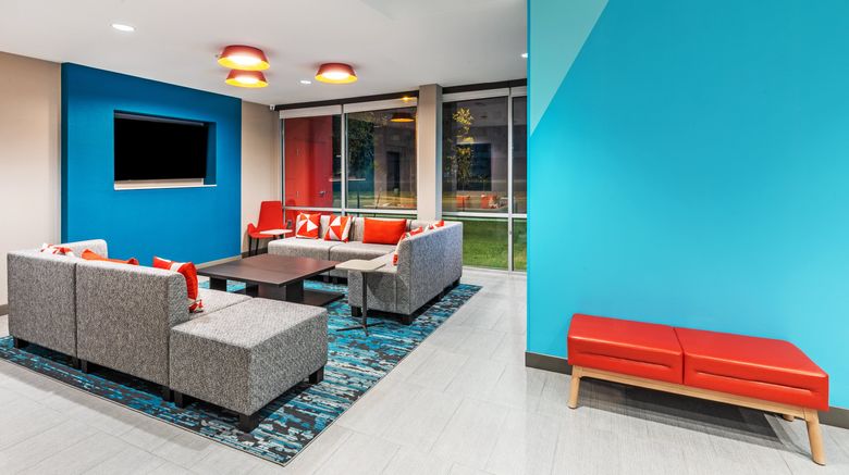 <b>avid hotel Bentonville-Rogers Lobby</b>. Images powered by <a href="https://www.leonardoworldwide.com/" title="Leonardo Worldwide" target="_blank">Leonardo</a>.