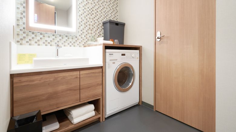 <b>Holiday Inn & Suites Shin Osaka Room</b>. Images powered by <a href="https://www.leonardoworldwide.com/" title="Leonardo Worldwide" target="_blank">Leonardo</a>.