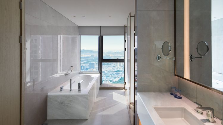 Holiday Inn Express Haiyuan City Suite