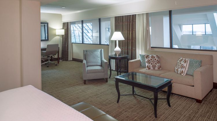 Crowne Plaza St Louis Airport Suite
