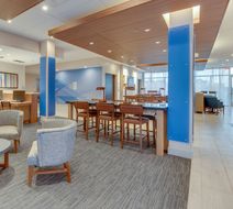 Holiday Inn Express & Suites Union City Lobby