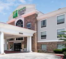 Holiday Inn Express Hotel & Suites Exterior