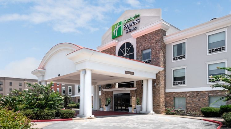 Holiday Inn Express Hotel & Suites Exterior