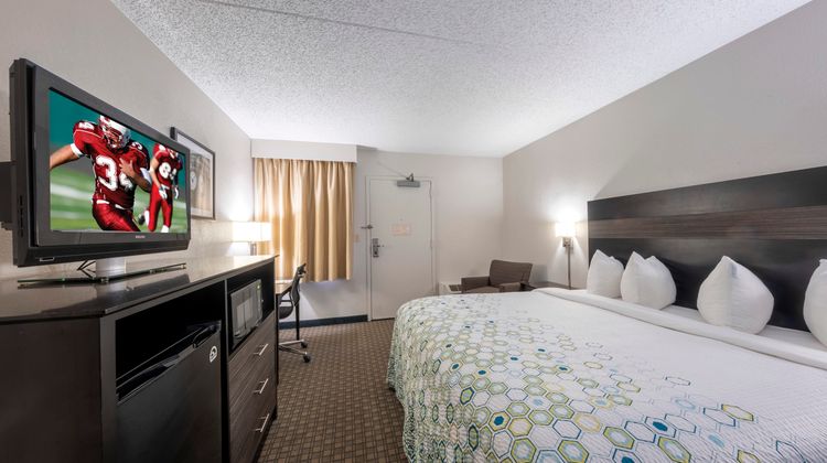 HomeTown Inn by Red Roof East Syracuse Room