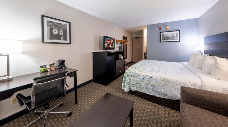 HomeTown Inn by Red Roof East Syracuse Room