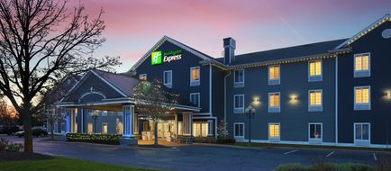 Holiday Inn Express Grand Rapids SW Exterior