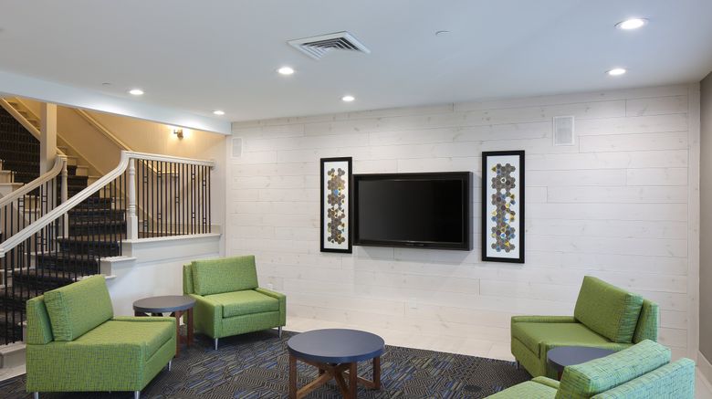 <b>Holiday Inn Express Grand Rapids SW Lobby</b>. Images powered by <a href="https://www.leonardoworldwide.com/" title="Leonardo Worldwide" target="_blank">Leonardo</a>.