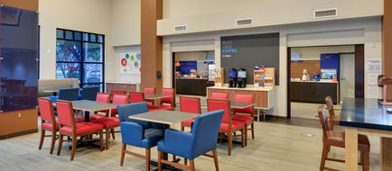 Holiday Inn Express & Suites Austin Exterior