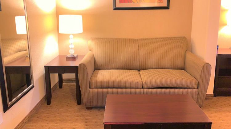 Holiday Inn Express Hotel Fresno NW Suite