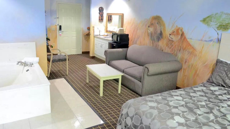 Scottish Inn Houston Six Flags Room