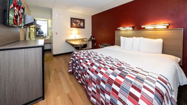 <b>Red Roof Inn Edison Room</b>. Images powered by <a href="https://www.leonardoworldwide.com/" title="Leonardo Worldwide" target="_blank">Leonardo</a>.