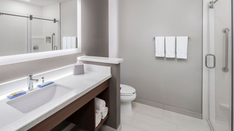 Holiday Inn Express & Suites Odessa I-20 Room
