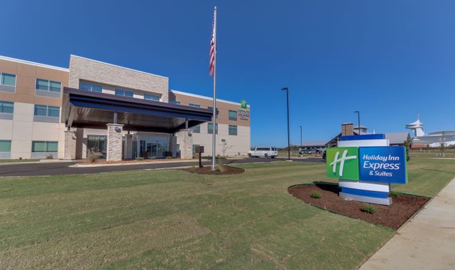 Holiday Inn Express & Suites Union City Exterior