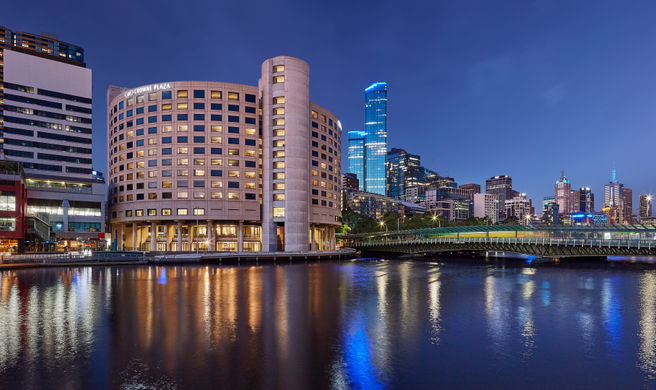 Crowne Plaza Melbourne Exterior