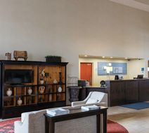 Holiday Inn Express & Stes Olathe North Lobby
