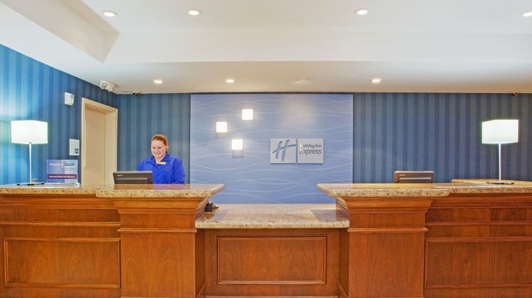 Holiday Inn Express Hotel & Suites East Lobby