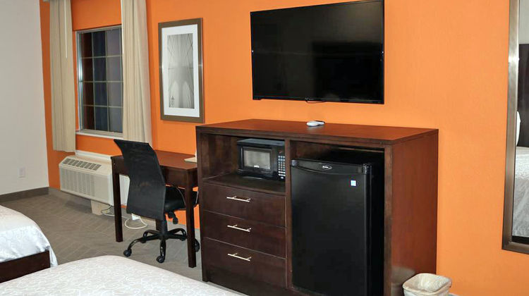 Scottish Inns & Suites Room