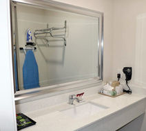 Scottish Inns & Suites Room