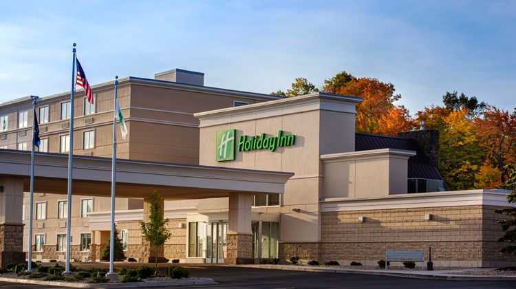 Holiday Inn Marquette Exterior