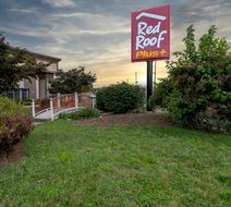 Red Roof PLUS+ Woodbridge - Carteret Exterior