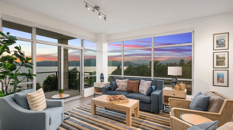 <b>One Lakeside Exterior</b>. Images powered by <a href="https://www.leonardoworldwide.com/" title="Leonardo Worldwide" target="_blank">Leonardo</a>.