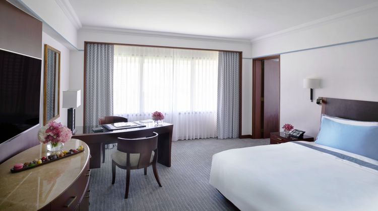 The Peninsula Manila Suite