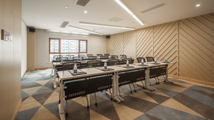 Holiday Inn Express Free Trade Zone Meeting